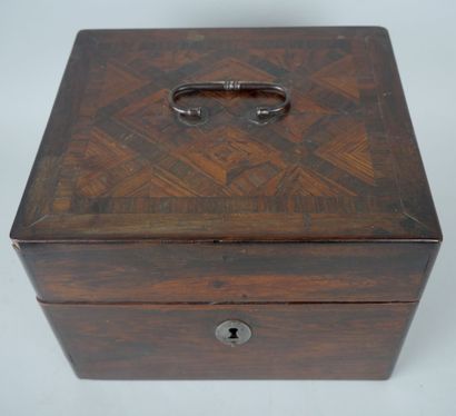 null Rosewood veneer scent box.

Eighteenth century period.

(Missing its interior,...