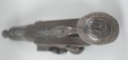 null Walnut, steel and silver flintlock pistol.

Signed MARTIN in Angers.

L : 19...