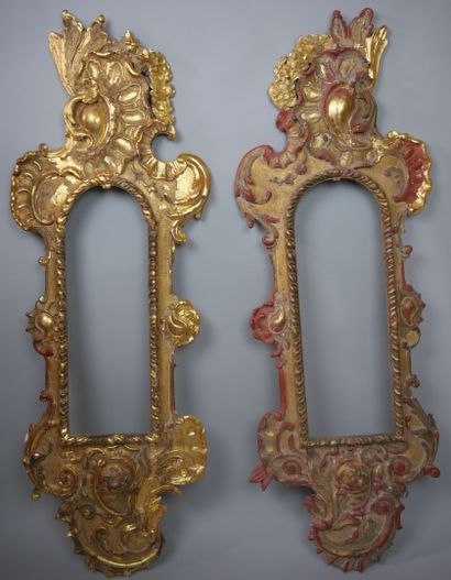 null Pair of rectangular mirrors, carved and gilded wood, decorated with rocaille...