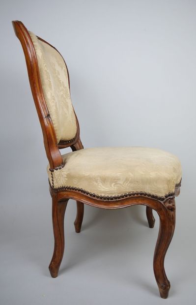 null Chair with violin back in molded and carved beech wood with flowers. Cambered...