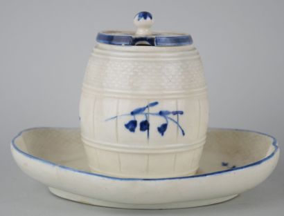 null CHANTILLY (soft porcelain):

Barrel mustard pot and its adherent display stand...