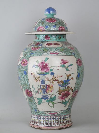 null CHINA

Porcelain covered vase with polychrome enamelled decoration of flowers...