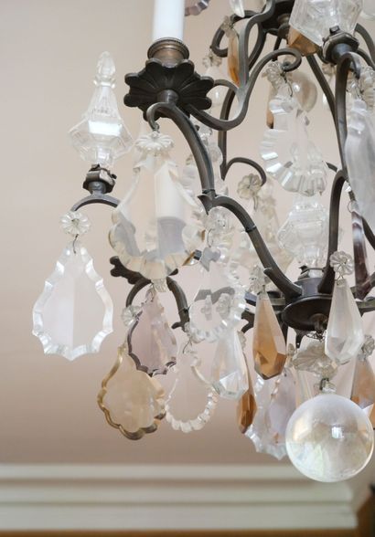 null Chandelier with four arms of light, decorated with colorless and amber crystal...