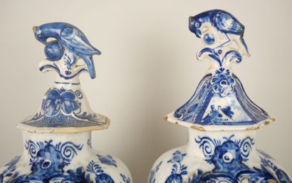 null DELFT :

Pair of covered earthenware vases decorated in blue monochrome with...