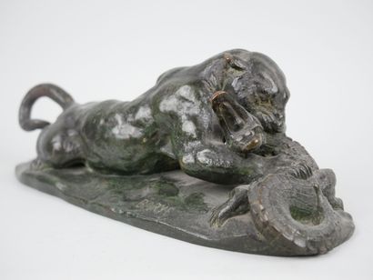 null BARYE, Antoine-Louis (1796-1875) :

Panther attacking a crocodile

Proof in...