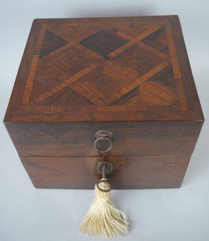 null Odor box with inlaid decoration in rosewood of crosses, with its crystal and...
