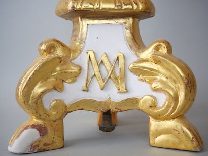 null Set of carved and partially gilded wood including two pedestals decorated with...