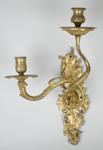 Wall lamp with two arms of light in gold...
