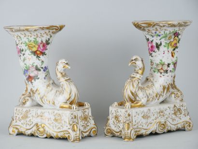 null PARIS :

Pair of Rhyton vases in porcelain with polychrome decoration of flowers.

19th...