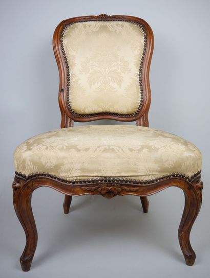 null Chair with violin back in molded and carved beech wood with flowers. Cambered...