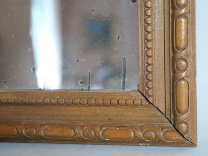 null Natural wood mirror of rectangular shape decorated with friezes of pearls and...