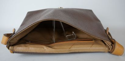 null LANCEL Paris Made in Italy 

Brown and tan leather shoulder bag. 

Dimensions:...