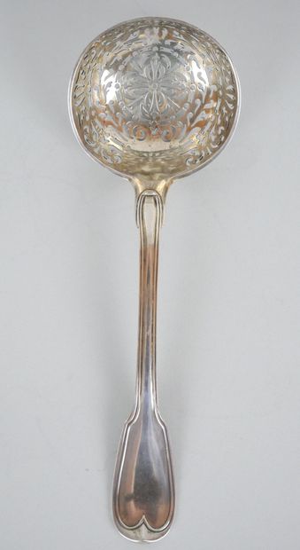 null Saupoudreuse in silver 950 thousandth openwork, model net and monogrammed. Work...