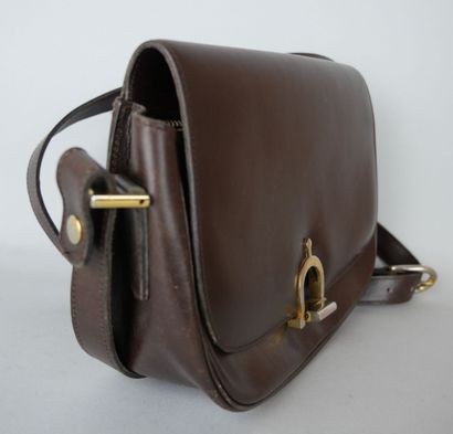 null CELINE Paris 

Small shoulder bag in chocolate brown leather, opening with a...