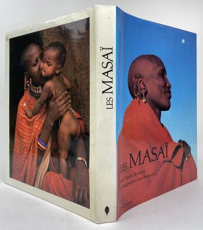 null THE MASAI.

Photographs by Carol Beckwith and text by Tepilit Ole Saitoti.

Ed.Chêne/Hachette...