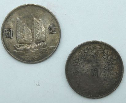 null Chine (République). Ensemble de 2 Monnaies Argent. 

1 Dollar, Sun Yat Sen An...
