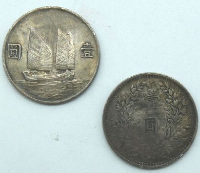 null Chine (République). Ensemble de 2 Monnaies Argent. 

1 Dollar, Sun Yat Sen An...