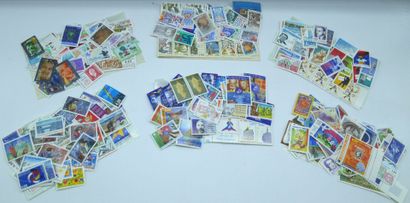 null Philatélie : 

Pochettes d'environs 650 timbres français neufs des années 1983...