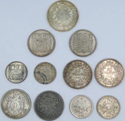 null Ensemble de 16 Monnaies France. Argent.

1-50Frs, Hercule : 1975.

2-20Frs,...