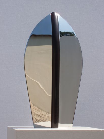 null Emergence.

Mirror polished stainless steel and ebony. 1999.

51cm x 28cm x...