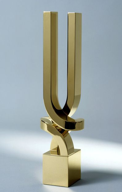Trophy of Elegance.

Mirror polished nickel...
