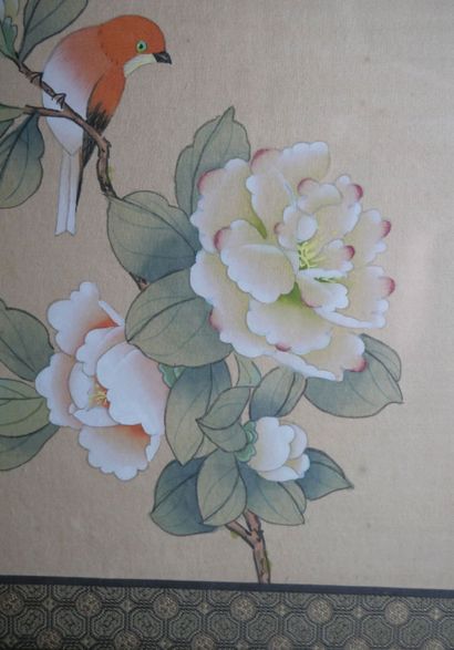 null CHINA, School of the XXth century, 

A bird on a branch of peonies,

Painting...