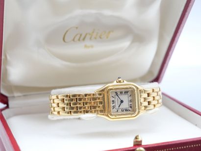 null CARTIER Paris 
Watch bracelet of lady in gold 750 thousandths model Panther,...