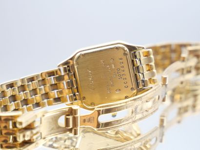 null CARTIER Paris 
Montre bracelet de dame en or 750 millièmes modèle Panthère,...