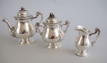 null Robert LINZELER 

Part of tea service in silver 950 thousandth with frieze of...