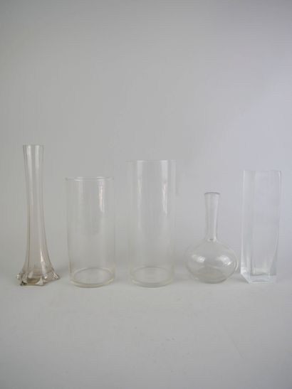 null Set of glass vases including :

- two vases in the shape of tubes (Heights:...