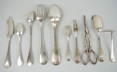 null Set of silver plated cutlery including :

- 8 soup spoons, 

- 3 Christofle...
