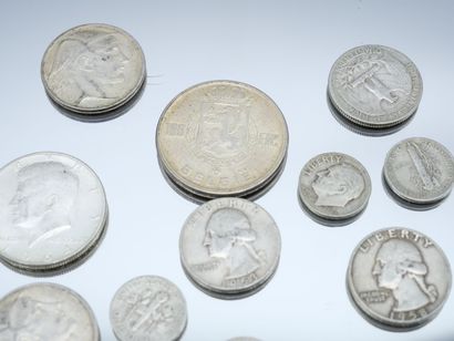 null Ensemble de 19 Monnaies Argent, Étrangers.

15-Etats Unis : 

7-One Dîme 1942,...