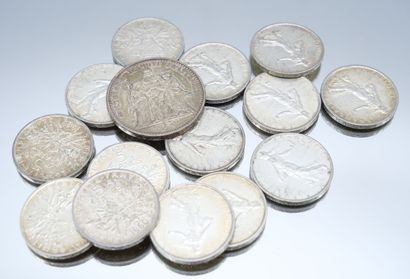 null Ensemble de 15 Monnaies Argent, France.

1-10 Francs Hercule 1966.

14-5 Francs...
