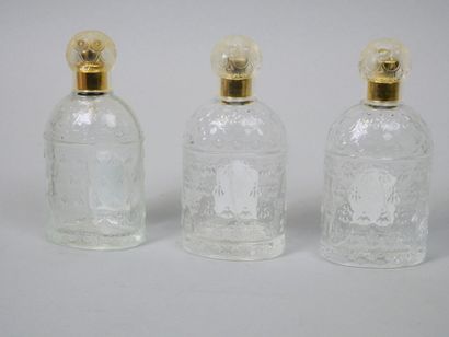 null GUERLAIN
Trois flacons à parfum dont deux "Eau de Cologne impériale" et une...