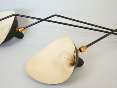 null Serge MOUILLE (1922-1988)
Ceiling lamp with three pivoting light arms in black...