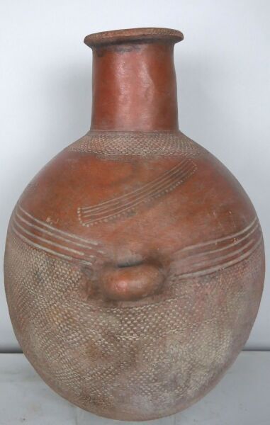 null MALI - BAMANA people

Terracotta jar with red engobe, MOPTI region, BOZO influence

H....