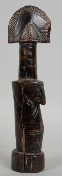 null BURKINA FASO - MOSSI people 

Fertility doll in wood with dark brown patina

H....