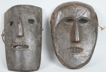 null NEPAL - peuple MAGAR

Lot de deux masques en bois, patine brune, érosion et...