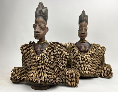 null NIGERIA - Peuple YORUBA

Paire d'Ibedji en bois pour le culte des jumeaux. Un...