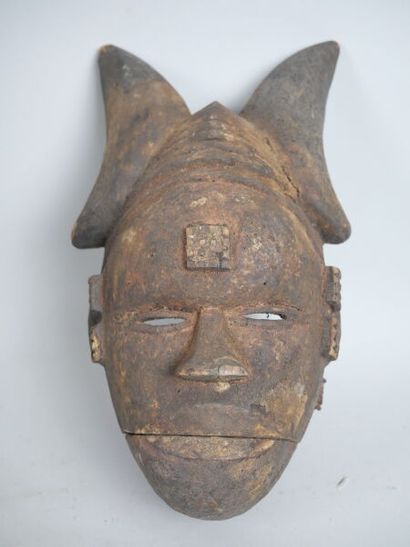 null NIGERIA - peuple OGONI

Lot de trois masques à mâchoires articulées, 

H. 25...