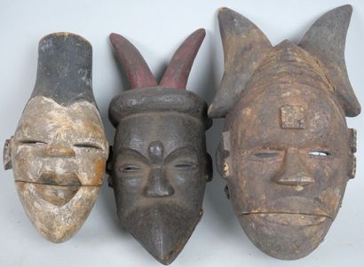 null NIGERIA - peuple OGONI

Lot de trois masques à mâchoires articulées, 

H. 25...