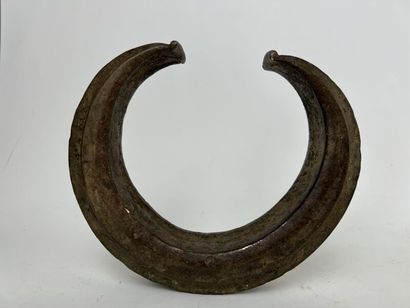 null GABON - FANG People

Torque, dowry money in bronze, with beautiful ribs.
Nice...