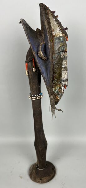 null MALI - BAMANA or BOZO people

Wooden puppet with a face enhanced with copper...