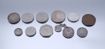 null Ensemble de 11 Monnaies Étrangères.
1-Mexique, Charles III, 2 réales, 1761 Mexico,...
