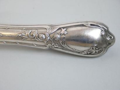 null Serving utensil in silver with laurel garlands, including a large knife, a large...