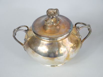 null CHRISTOFLE 
Tea service in plain silver plated metal with decoration of knot,...