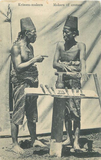 null 19 POSTCARDS INDONESIA: Dutch Indies - Types. Including" A Group of Acheenese,...