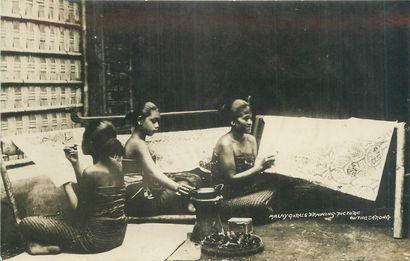 null 5 TYPICAL POSTCARDS : Dutch Indies - Women. "Java-Batik Workers (cpsm), Malay...