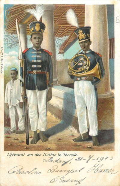 null 19 POSTCARDS INDONESIA: Dutch Indies - Types. Including" A Group of Acheenese,...