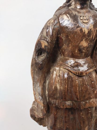 null Statue en bois représentant Judith 
(accidents et manques)
Hauteur : 27 cm

Le...